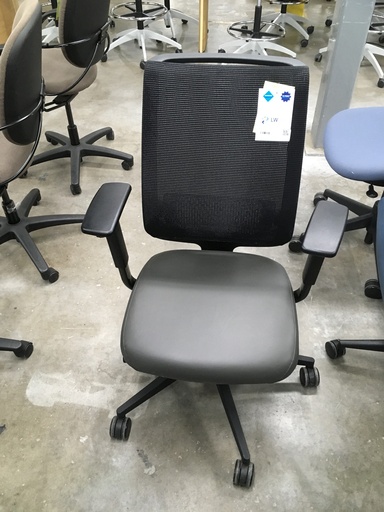 Steelcase Reply Task Chair (Leather Seat)