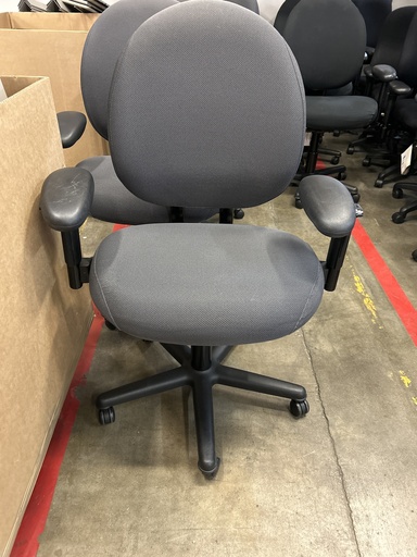 Big & Tall Grey Steelcase Criterion Chair