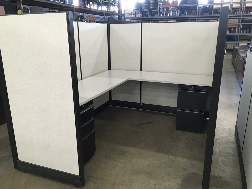 Open Plan 7x6 Workstation Mobile BBF /FF 62" Tall (only sold in pods of 2 or more) upgraded storage shelf can be added for additional cost. (Contact us for a delivery/ installation quote & your desired floor plan)