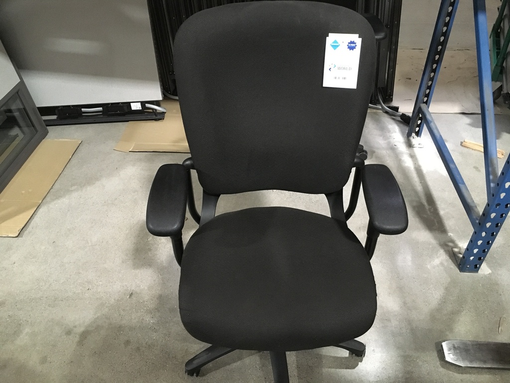 Task Chair (black)